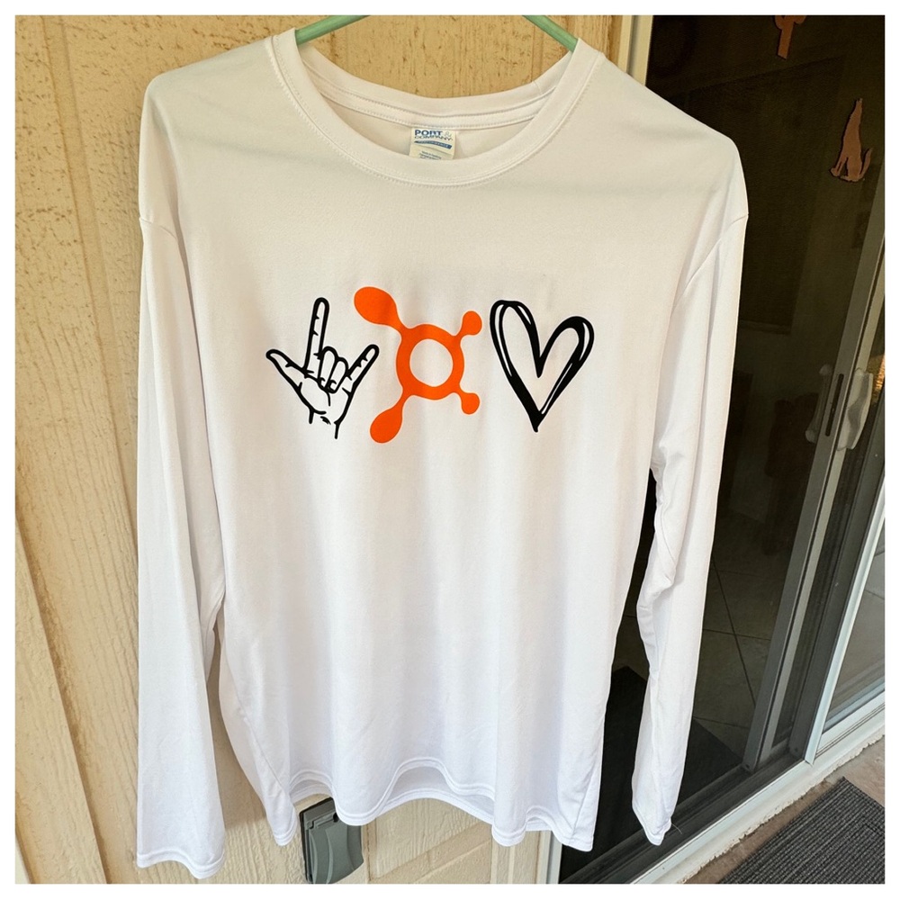 A/ Orangetheory Fitness Men’s Long Sleeve Performance Shirt. Size Large.